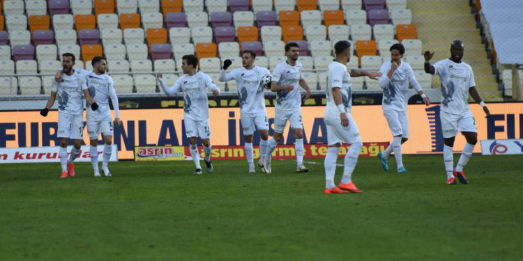 Shpërthen Cikalleshi, shënon dy gola për Konyaspor
