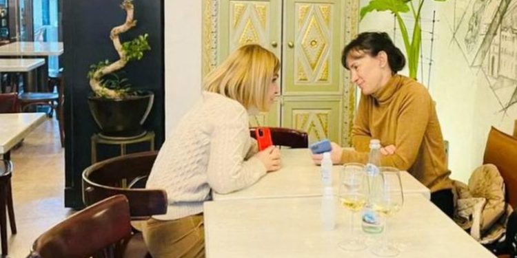 Fushata, Monika Kryemadhi takim ‘kokë më kokë’ me gruan e Bashës