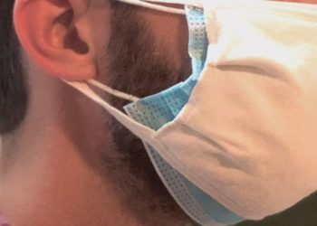 Përdorimi i dy maskave ndal përhapjen e Covid? Ja se çfarë thonë ekspertët