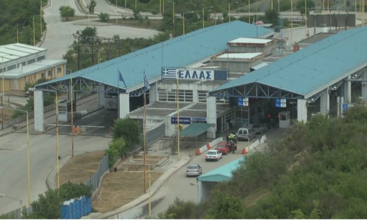 Greqia kërkon karantinë për Janinën: Shqiptarët hyjnë nga Kakavija me teste false, aty nuk funksionon shëndetësia