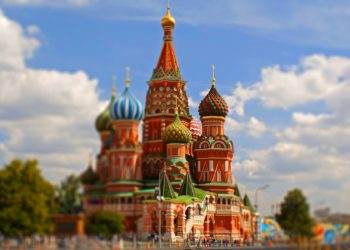 Dëbimi i diplomatëve nga Rusia/ Acarohen raportet e Moskës me Evropën