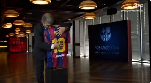 Video/ Veprimi i Laportës me manekinin e bluzës së Messit i lë të gjithë pa fjalë