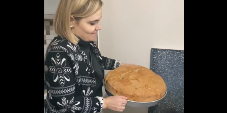 Monika Kryemadhi flet për bukë e kripë: Vërtetë varfëria ka prekur xhepat e qytetarëve por zemrat e tyre janë plot me dashuri dhe mirësi (VIDEO)