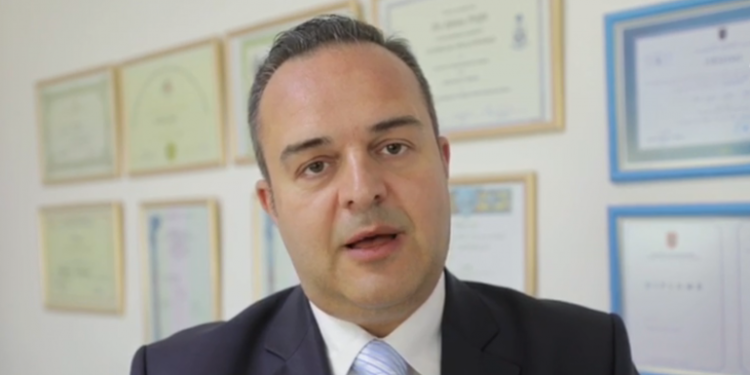 Korrupsioni/ SPAK i sekuestron 250 mijë euro dhe 160 milionë lekë mjekut Edvin Prifti