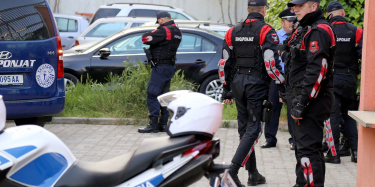 Policia arreston shtetasin nga Saranda, shkeli vendimin e gjykatës