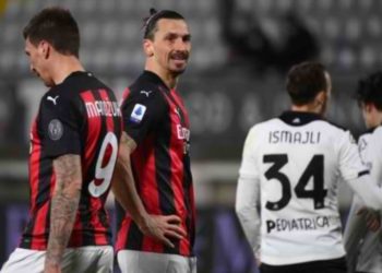 Spezia i jep leksionit Milanit