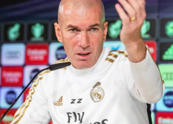 Zidane shpërthen ndaj gazetarit: Ma thuaj në fytyrë, nëse dëshiron që të shkarkohem
