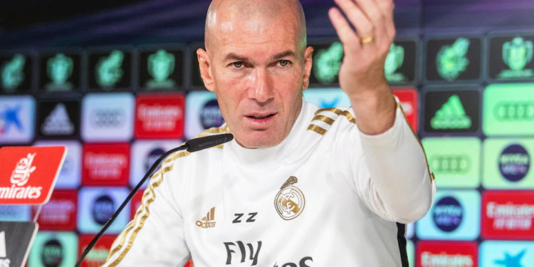 Zidane shpërthen ndaj gazetarit: Ma thuaj në fytyrë, nëse dëshiron që të shkarkohem
