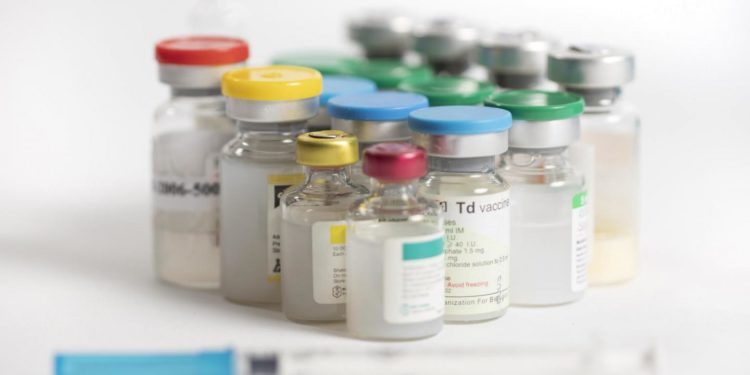 Maqedonia merr dërgesën e parë të vaksinave nga Serbia