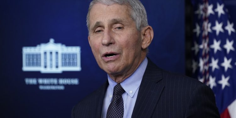 Fauci: Edhe ata që e kanë kaluar koronavirusin duhet të vaksinohen