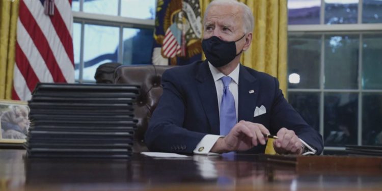 Biden shpall sanksione kundër udhëheqësve ushtarakë të Mianmarit