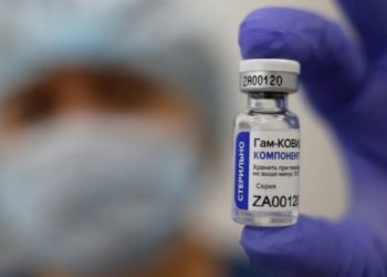 Stafi i BE-së në Moskë lejohet të vaksinohet me vaksinën ruse