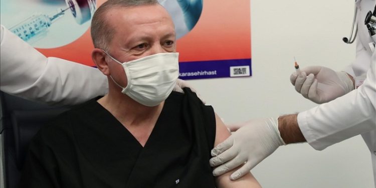 Erdogan merr dozën e dytë të vaksinës antiCovid