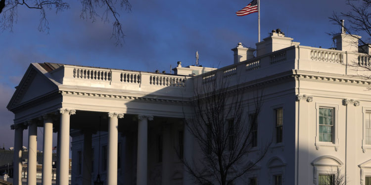 SHBA ul në gjysmështizë flamurin për viktimat e koronavirusit