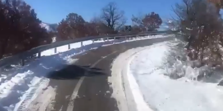 Shqipëria ‘ngrin’, ja si është gjendja e rrugëve në vend (VIDEO)