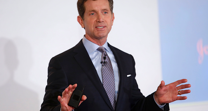 Drejtori i “Johnson & Johnson”: Mund të kemi nevojë të vaksinohemi çdo vit