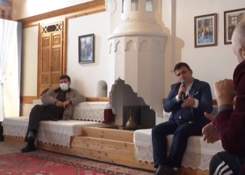 Rama i befasuar me rikonstruksionin e teatrit të Gjirokastrës: Më në fund ai frigorifer do të kthehet në një sallë komode me të gjitha kushtet (VIDEO)
