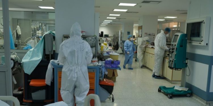 Një 15-vjeçare ndërron jetë prej COVID-19 në Greqi