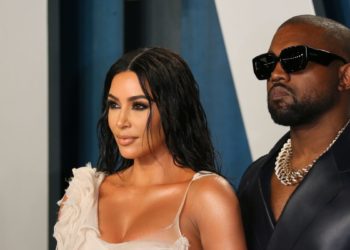 Zyrtare/ Kim Kardashian i kërkon divorcin Kanye West