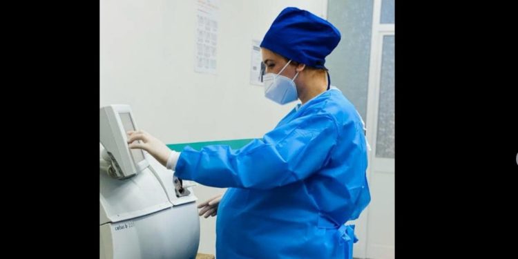 Rama nxjerr foton e infermieres shtatzënë të spitalit Covid 1: Krenar për bluzat e bardha