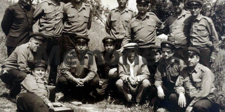 Raporti sekret për Enver Hoxhën në vitin 1982: Llambi Peçini ngrinte rolin e Mehmet Shehut dhe fuste në zyrë femra të dyshimta