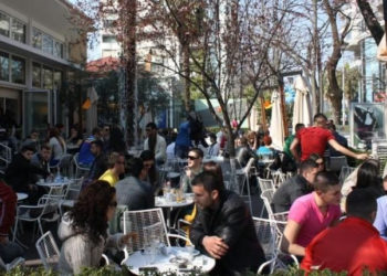 Të rinjtë shqiptarë me shifra alarmante për ‘dembelizëm’, ja cilat janë arsyet