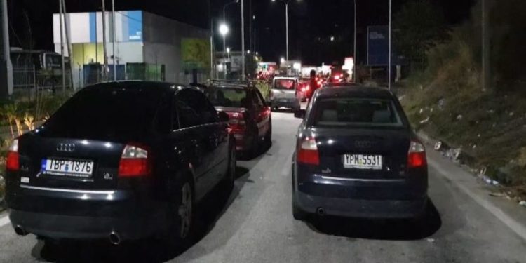 Mbyllet Kakavija/ Dogana shqiptare: Shmangni lëvizjen drejt Greqisë