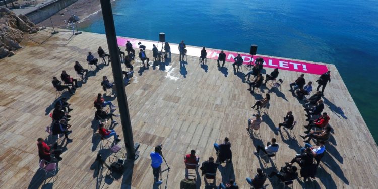 Vijon braktisja e LSI/Pas Beratit, edhe në Vlorë disa të rinj i bashkohen PS