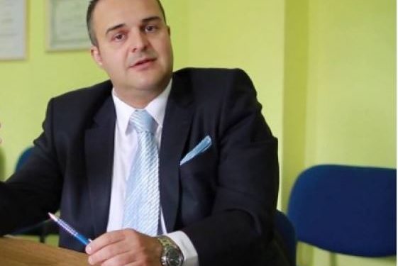 “I gjeta ato, doktori i donte euro…”, zbardhen të tjera përgjime që ‘fundosin’ mjekun Edvin Prifti