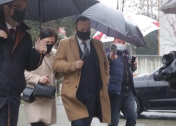 Mjeku ‘bankier’ rrëfehet para gjykatës: S’kam fshehur asgjë, punoj në shtet dhe privat. Kam operuar mijëra shqiptar