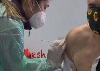 Rama merr dozën e dytë të vaksinës