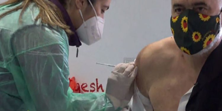 Rama merr dozën e dytë të vaksinës