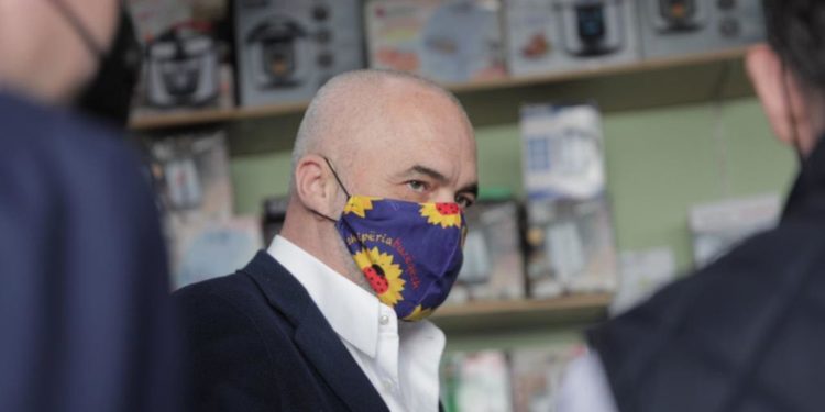 Sondazhi i TCH: 56% e qytetarëve mendojnë se Rama e ka menaxhuar mirë situatën e pandemisë