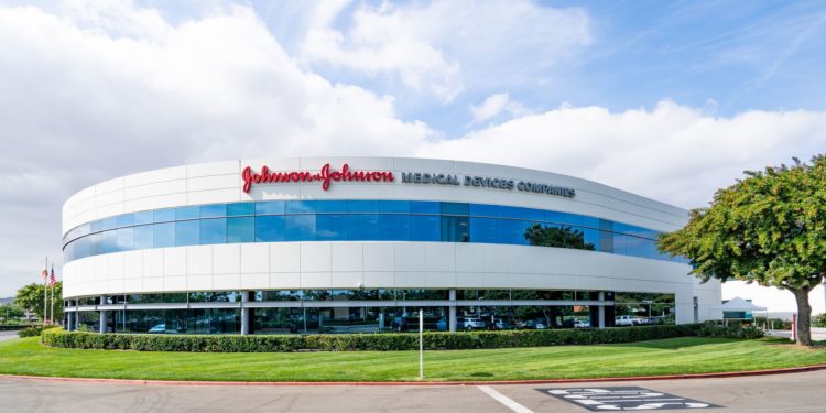 ShBA aprovon zyrtarisht një dozë të vaksinës J&J, Biden: Lufta nuk ka mbaruar