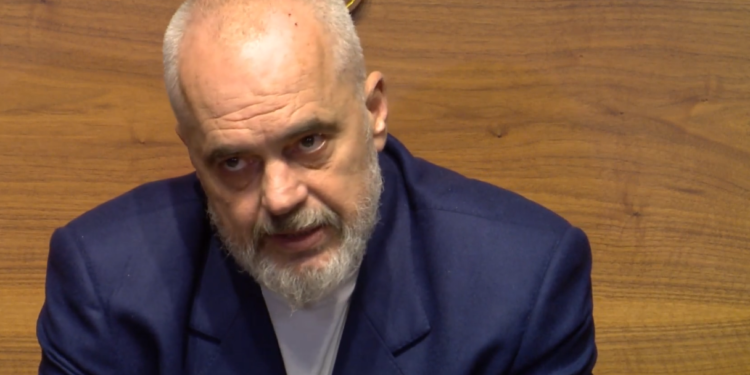 Rama: Dritat ikin edhe në Amerikë. Athinën besoj e patë se në çfarë gjendje ishte. Ministrja hipi në borëpastruese që të dëgjohej