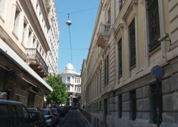 Kufizimi i lëvizjes nuk sjell ulje të rasteve me COVID-19 në Greqi, 1200 të prekur vetëm në mëngjes