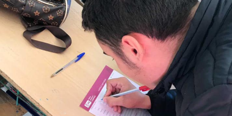 PD Sarandë denoncon drejtorin e shkollës: Urdhëron nxënësit të anëtarësohen në PS