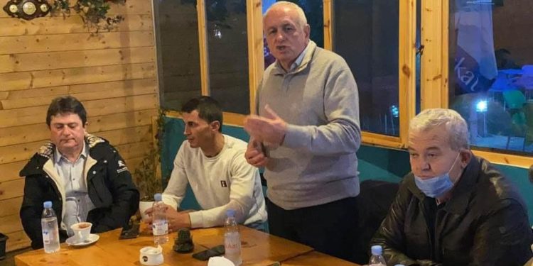 Perlat e Tritan Shehut: Rama i ‘dhuroi’ Gjirokastrës vetëm Covid, parkingu në sheshin e Çerçizit është i rrezikshëm