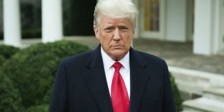 Trump formon një ekip të ri ligjor për gjyqin kundër tij në Senat