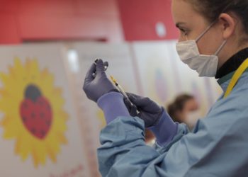 Shqipëria ka rreth 82 mijë të moshuar mbi 80 vjeç! Ja sa vaksina duhen