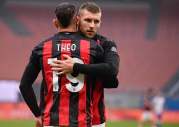 Milan niset drejt Manchester me vetëm një sulmues