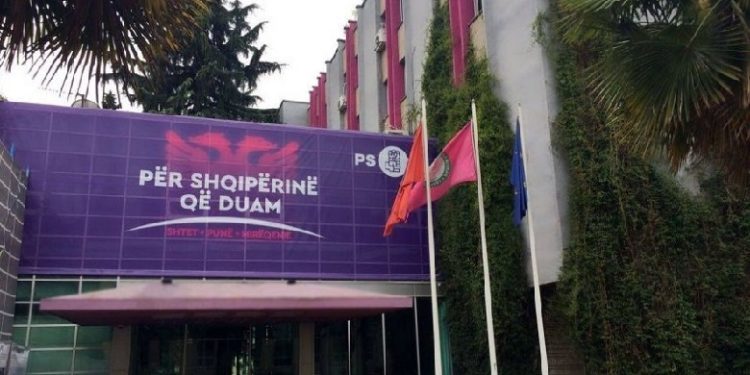 Emrat që ikin e vijnë nga lista e PS në 7 qarqe