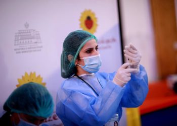 Rama jep lajmin e mirë: Pasnesër vijnë 38 400 dozat e para të Astrazeneca, do të vaksinohen mësuesit