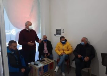 Tritan Shehu në Tepelenë: Do krijojmë 4 inkubatorë biznesi për të rinjtë