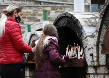 Gjirokastër, besimtarët urojnë sulltan Novruzin në Teqenë e Zallit (FOTO)