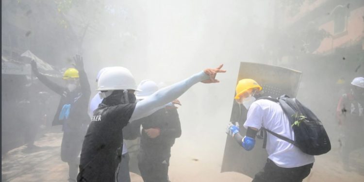 Vazhdojnë protestat në Mianmar, së paku 18 të vdekur