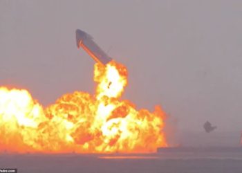 U konsiderua një sukses, por raketa e Elon Musk shpërthen pasi zbret në tokë