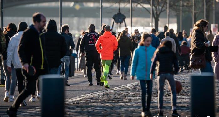 Sa i madh është rreziku i infektimit me koronavirus në natyrë?