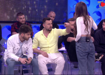 Plas sherri në ‘Përputhen’! “Shko e thuaj k**** motrës tënde”, Mevlani përplaset me Sindin dhe largohet nga studioja: Kjo do komandojë këtu?