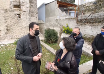 Gafa e Bashës në Gjirokastër, nuk di ku ka lindur Musine Kokalari. Ndërhyn gruaja që e shoqëronte